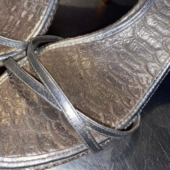 Well loved high heel bcbgmaxazria sz 10 silver - Picture 7 of 8